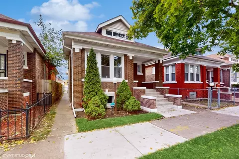 7750 S Rhodes Ave, Chicago, IL 60619