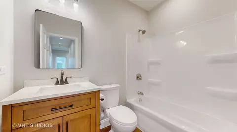 Bath - 554 E Jackson St, Joliet, IL 60432 photo 2 of 2
