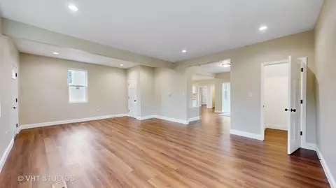 Living - 554 E Jackson St, Joliet, IL 60432 photo 2 of 3