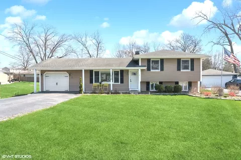 313 Sunrise Ave, Willowbrook, IL 60527