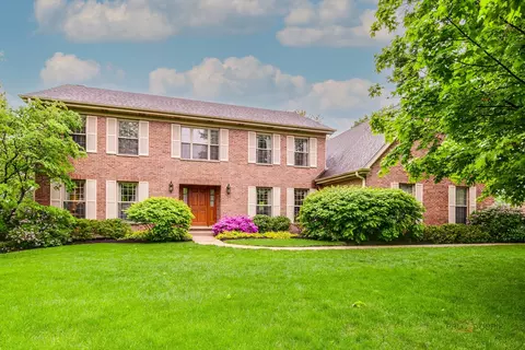2872 Whispering Oaks Ct, Buffalo Grove, IL 60089