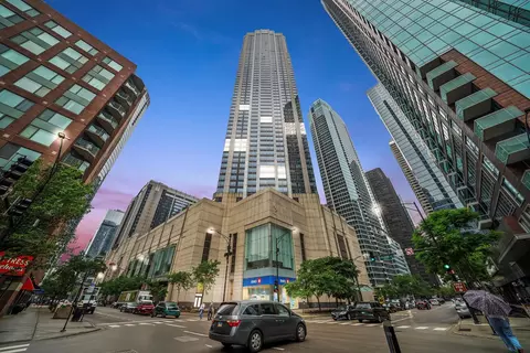 512 N Mcclurg Ct #705, Chicago, IL 60611
