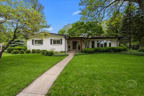 705 Meadows Rd, Geneva, IL 60134
