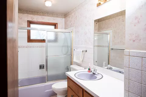 Bath - Undisclosed, Lockport, IL 60441 photo 1 of 2