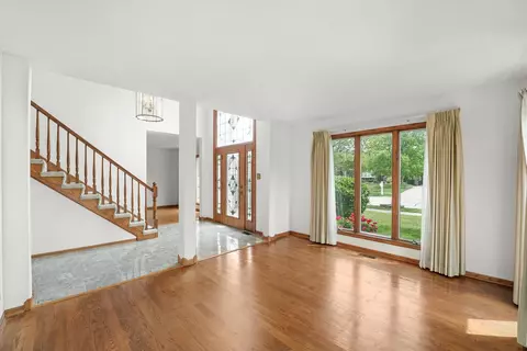 Living - Undisclosed, Oak Forest, IL 60452 photo 2 of 5
