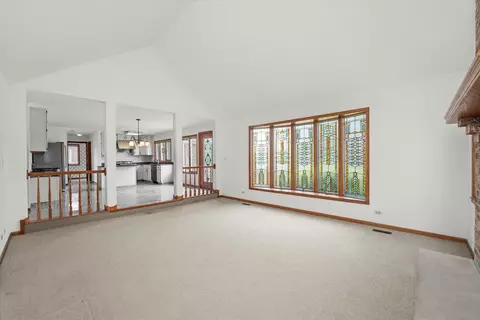Living - Undisclosed, Oak Forest, IL 60452 photo 5 of 5