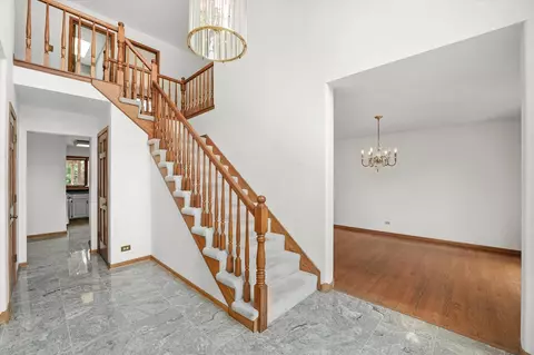 Entry Way - Undisclosed, Oak Forest, IL 60452 photo 2 of 2