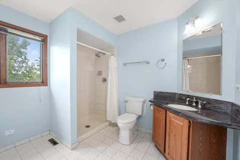Bath - Undisclosed, Oak Forest, IL 60452 photo 2 of 5