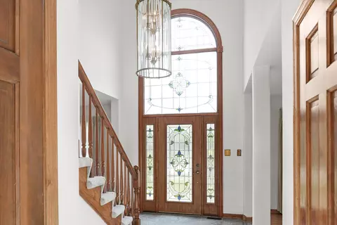 Entry Way - Undisclosed, Oak Forest, IL 60452 photo 1 of 2