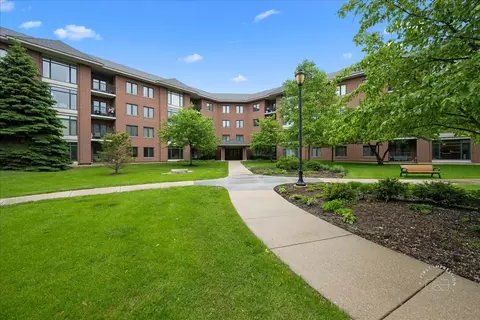 875 E 22nd St #402, Lombard, IL 60148
