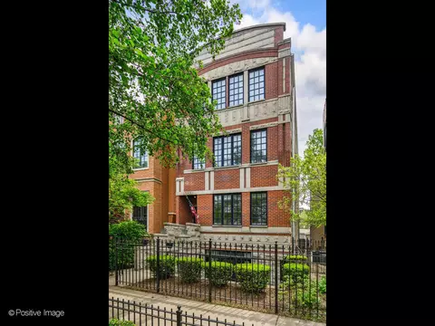 1043 W Wolfram St #1, Chicago, IL 60657