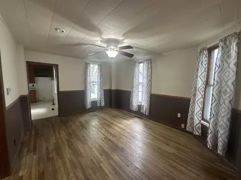 Living - 107 W South St, Morrison, IL 61270 photo 4 of 6