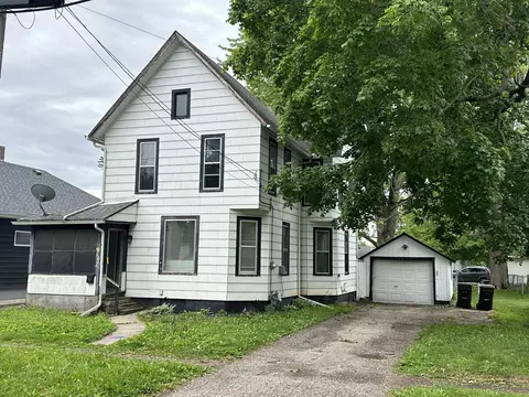 107 W South St, Morrison, IL 61270
