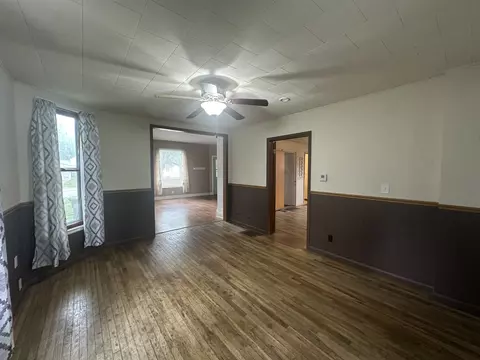 Living - 107 W South St, Morrison, IL 61270 photo 5 of 6