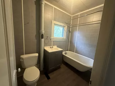 Bath - 107 W South St, Morrison, IL 61270 photo 2 of 2