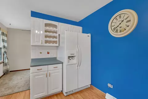 Kitchen - 8 Eureka St, Lemont, IL 60439 photo 4 of 5