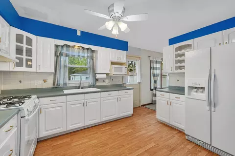 Kitchen - 8 Eureka St, Lemont, IL 60439 photo 1 of 5