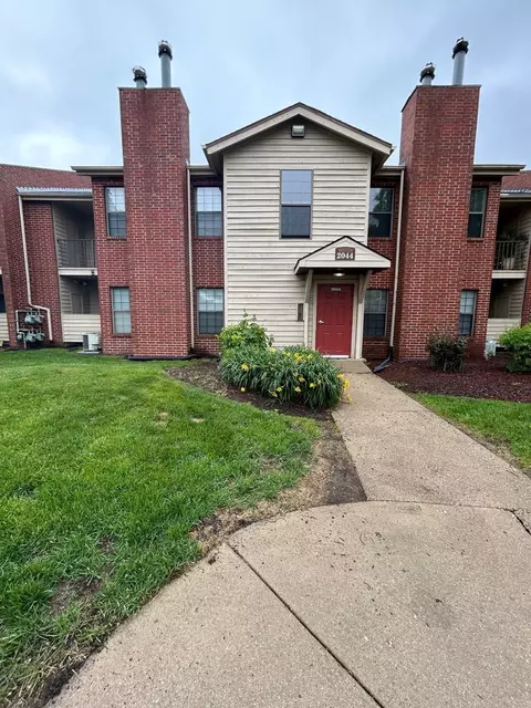 2044 N Rand Rd #107, Palatine, IL 60074