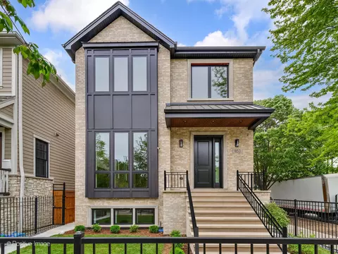 1853 W Barry Ave, Chicago, IL 60657