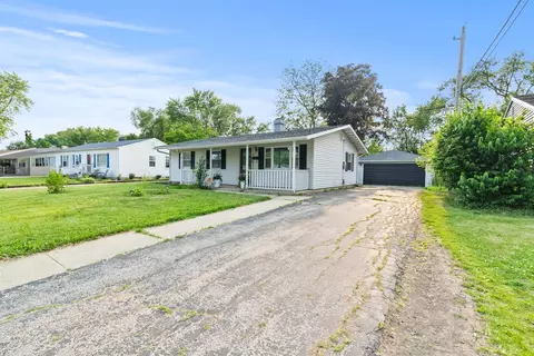 1011 Cypress Ln, Joliet, IL 60435