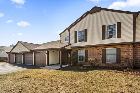2165 Sunderland Ct #101A, Naperville, IL 60565