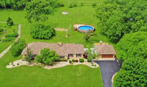25652 S Mary Ln, Crete, IL 60417