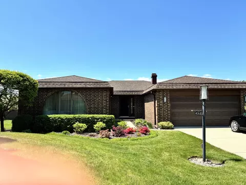 4525 Lindenwood Ln, Northbrook, IL 60062