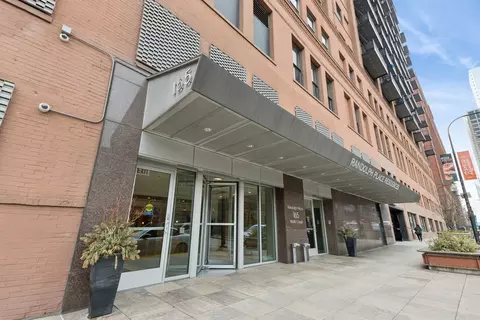 165 N Canal St #1409, Chicago, IL 60606