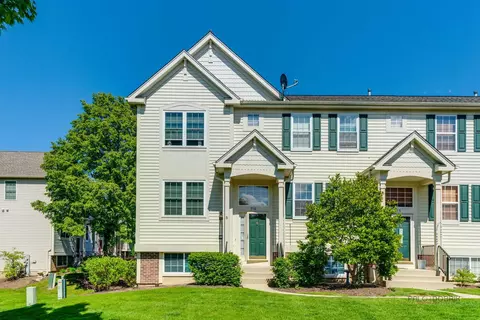 918 Manchester Cir, Grayslake, IL 60030