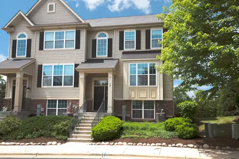 13 Melrose Ct, South Elgin, IL 60177