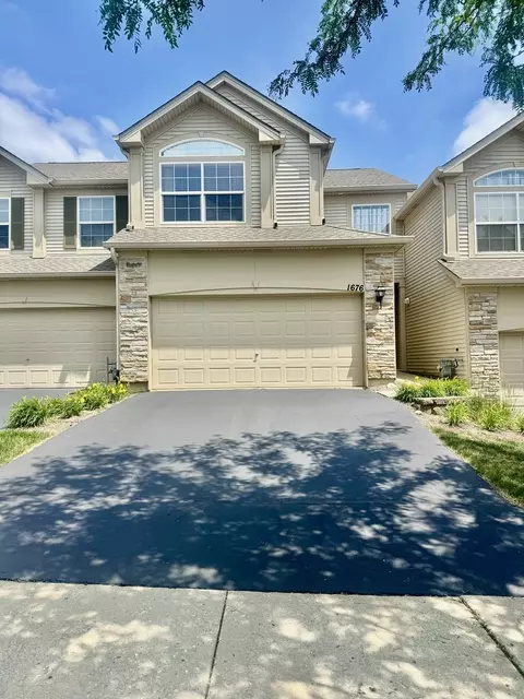 1676 Fredericksburg Ln, Aurora, IL 60503