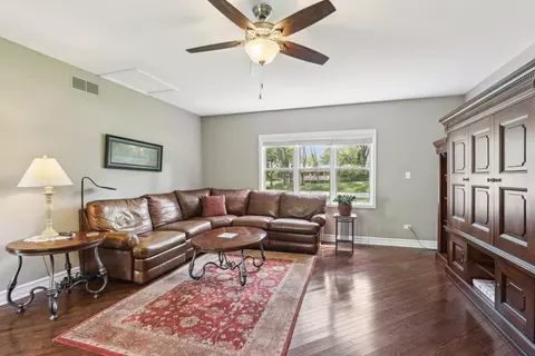 2902 Pleasant Dr, Mchenry, IL 60051 photo 9