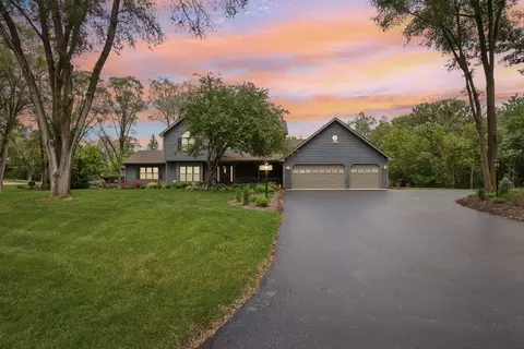 2902 Pleasant Dr, Mchenry, IL 60051 photo 2