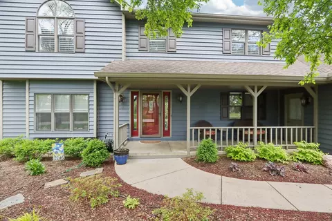 2902 Pleasant Dr, Mchenry, IL 60051 photo 4