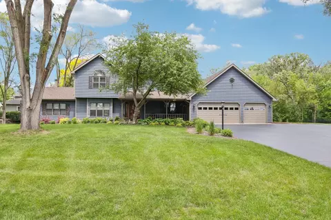 2902 Pleasant Dr, Mchenry, IL 60051