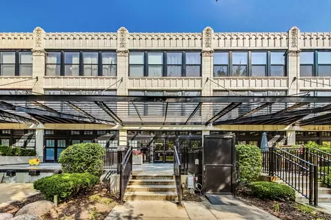 1000 W 15th St #410, Chicago, IL 60608