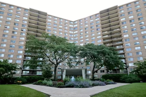 7033 N Kedzie Ave #301, Chicago, IL 60645
