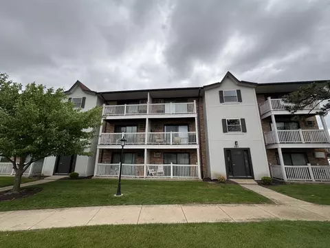 297 Gregory St #12, Aurora, IL 60504