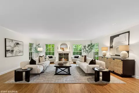Living - 770 E Westminster Rd, Lake Forest, IL 60045 photo 2 of 5