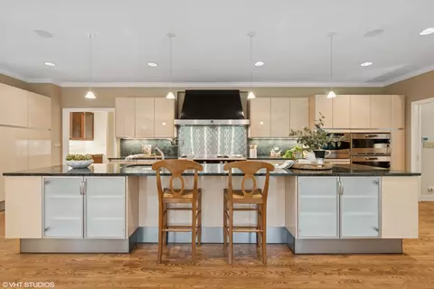 Kitchen - 770 E Westminster Rd, Lake Forest, IL 60045 photo 4 of 6