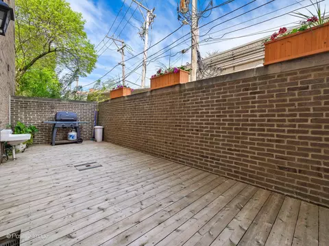 2393 N Wayne Ave, Chicago, IL 60614 photo 23