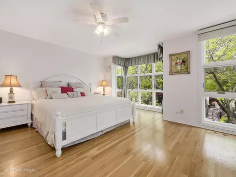 2393 N Wayne Ave, Chicago, IL 60614 photo 13