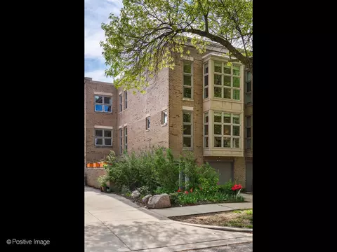 2393 N Wayne Ave, Chicago, IL 60614 photo 2