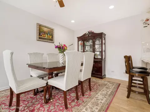 2393 N Wayne Ave, Chicago, IL 60614 photo 7