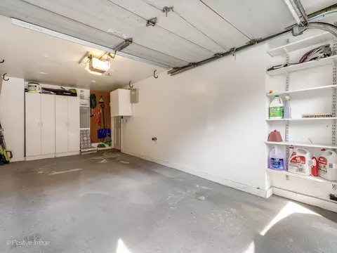 2393 N Wayne Ave, Chicago, IL 60614 photo 24