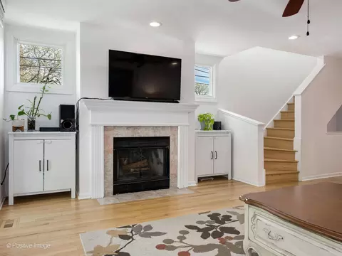 2393 N Wayne Ave, Chicago, IL 60614 photo 10