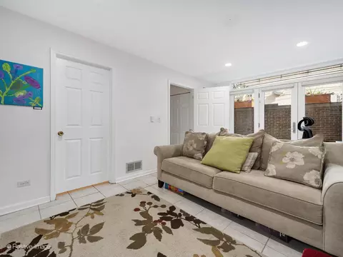 2393 N Wayne Ave, Chicago, IL 60614 photo 19