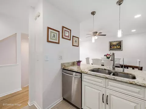 2393 N Wayne Ave, Chicago, IL 60614 photo 5
