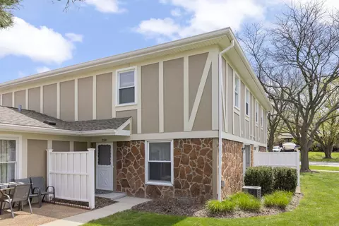 259 Nantucket Hbr #259, Schaumburg, IL 60193