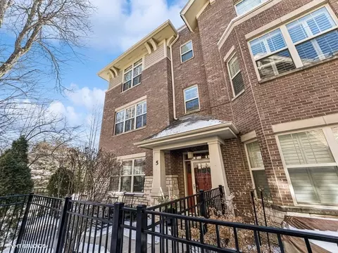 313 S Northwest Hwy #5, Park Ridge, IL 60068